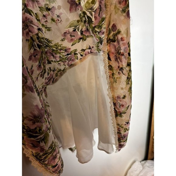 Torrid Size 2X Peplum Chiffon Clip Dot Lace‎ Inset Top White Pink Floral V Neck - Picture 9 of 14